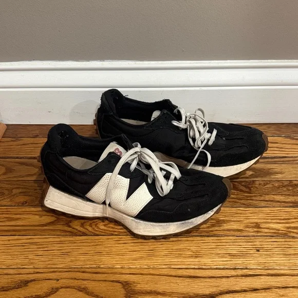 New Balance Black & White 327 Sneakers - Picture 2 of 6